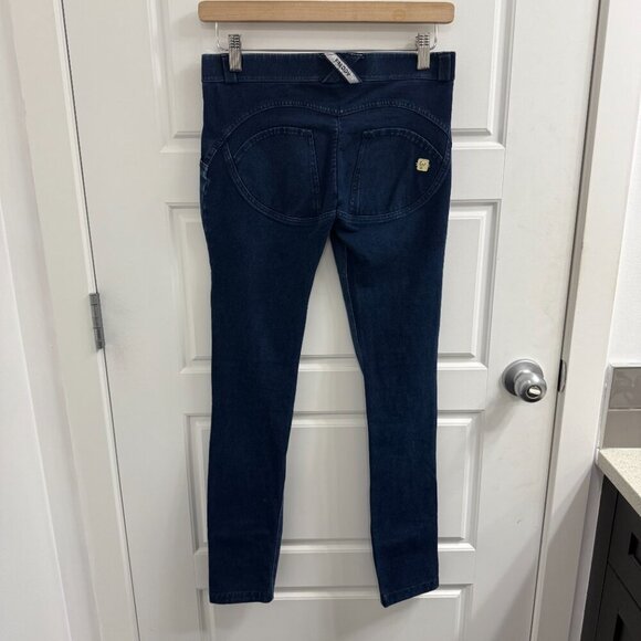 Freddy Jeans WR.UP DENIM Butt Lifting Low Rise Distressed Ankle Size Small - Picture 3 of 3